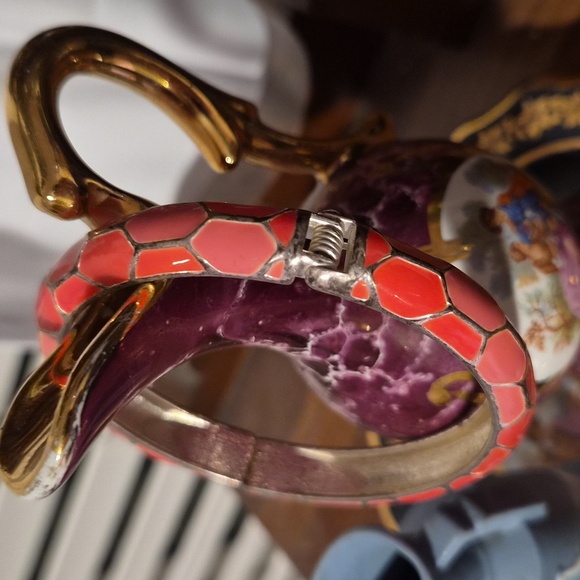 Coral Pink & Silver Honeycomb Hinged Bangle - Picture 5 of 5